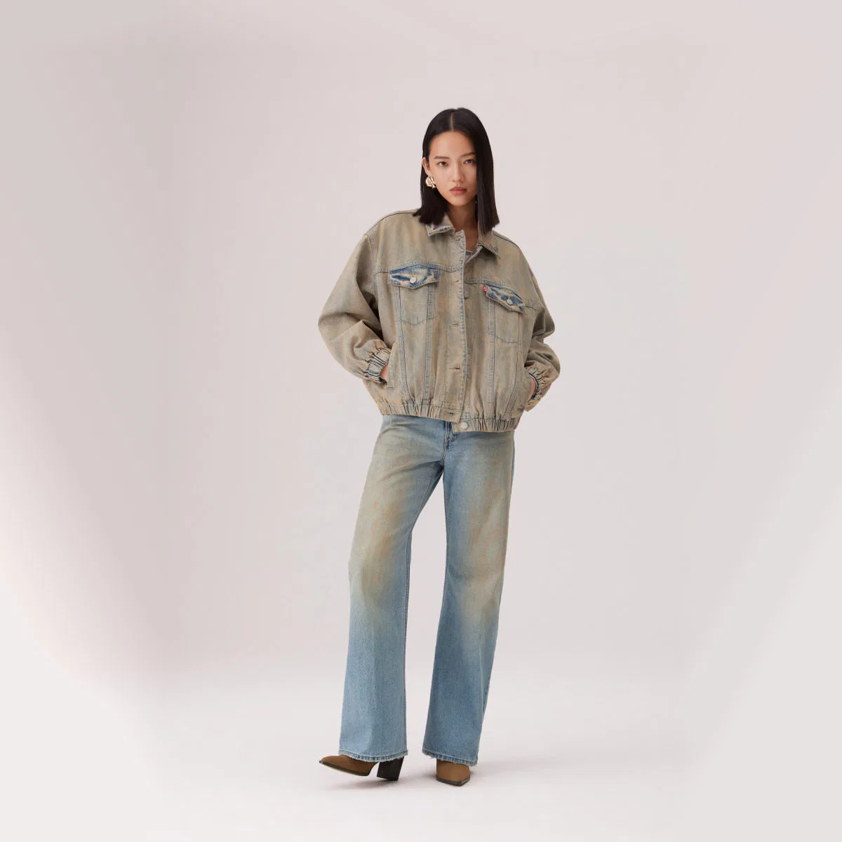 Джинсовая куртка женская Rose Lapel moderate straight fit Levis — фото 3