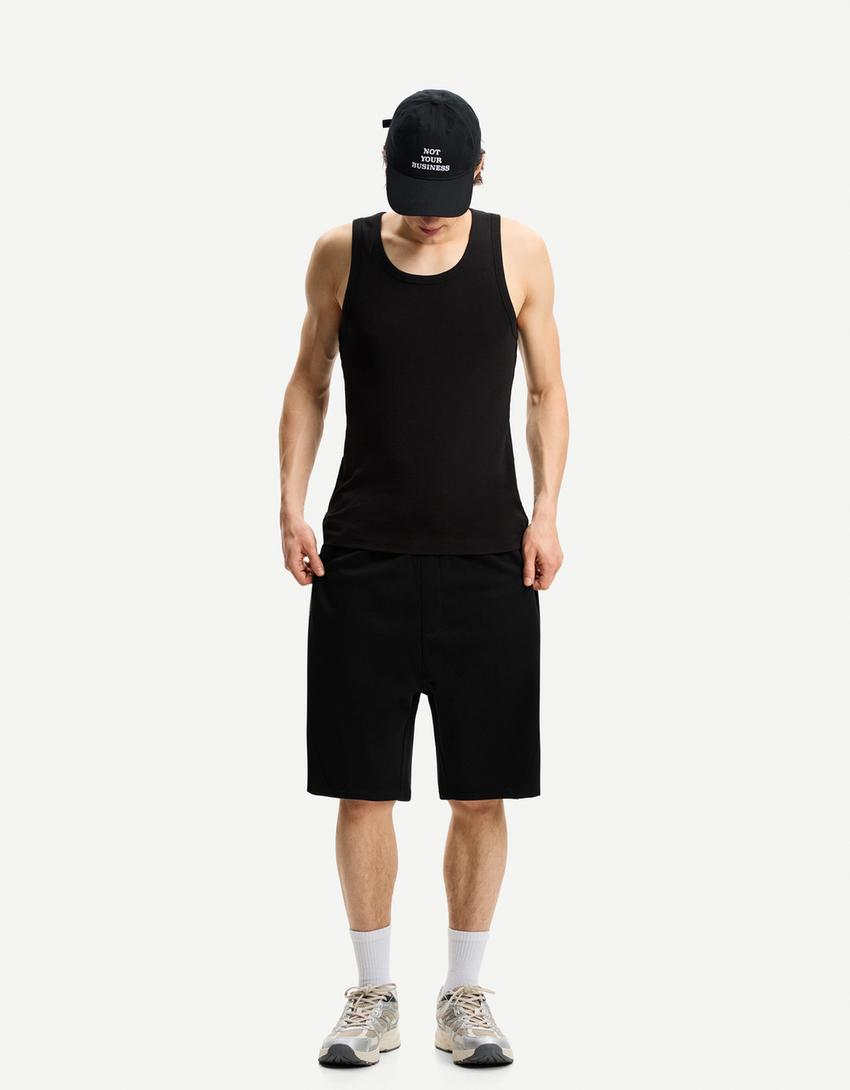 

Технические шорты-бермуды Bershka, черный