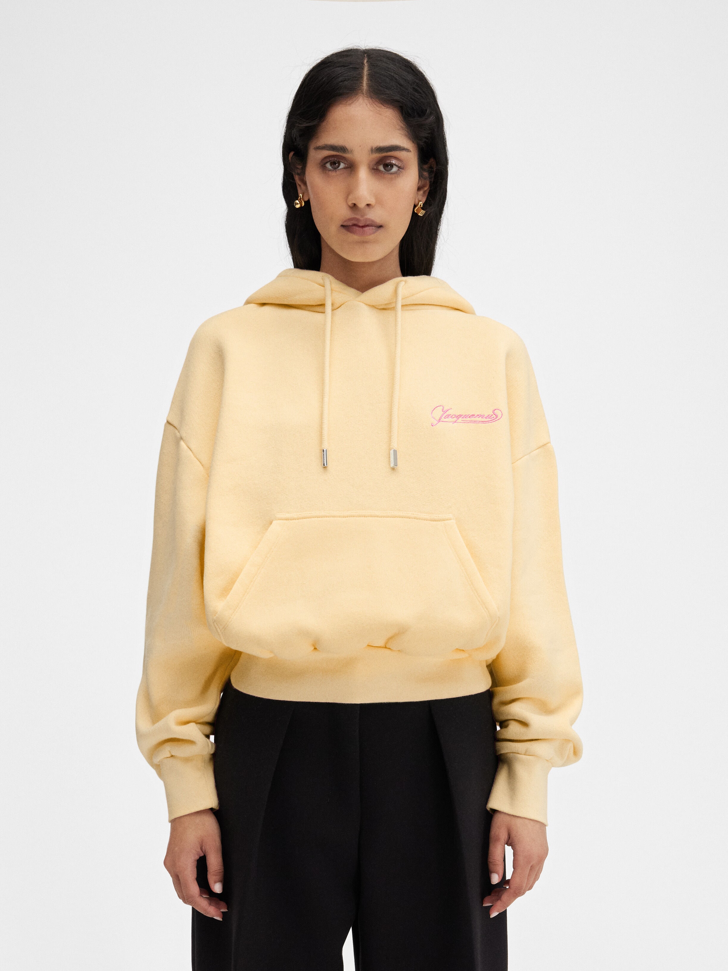 

Вышитая толстовка с капюшоном JACQUEMUS The Corto hoodie, цвет Uni Club Beige
