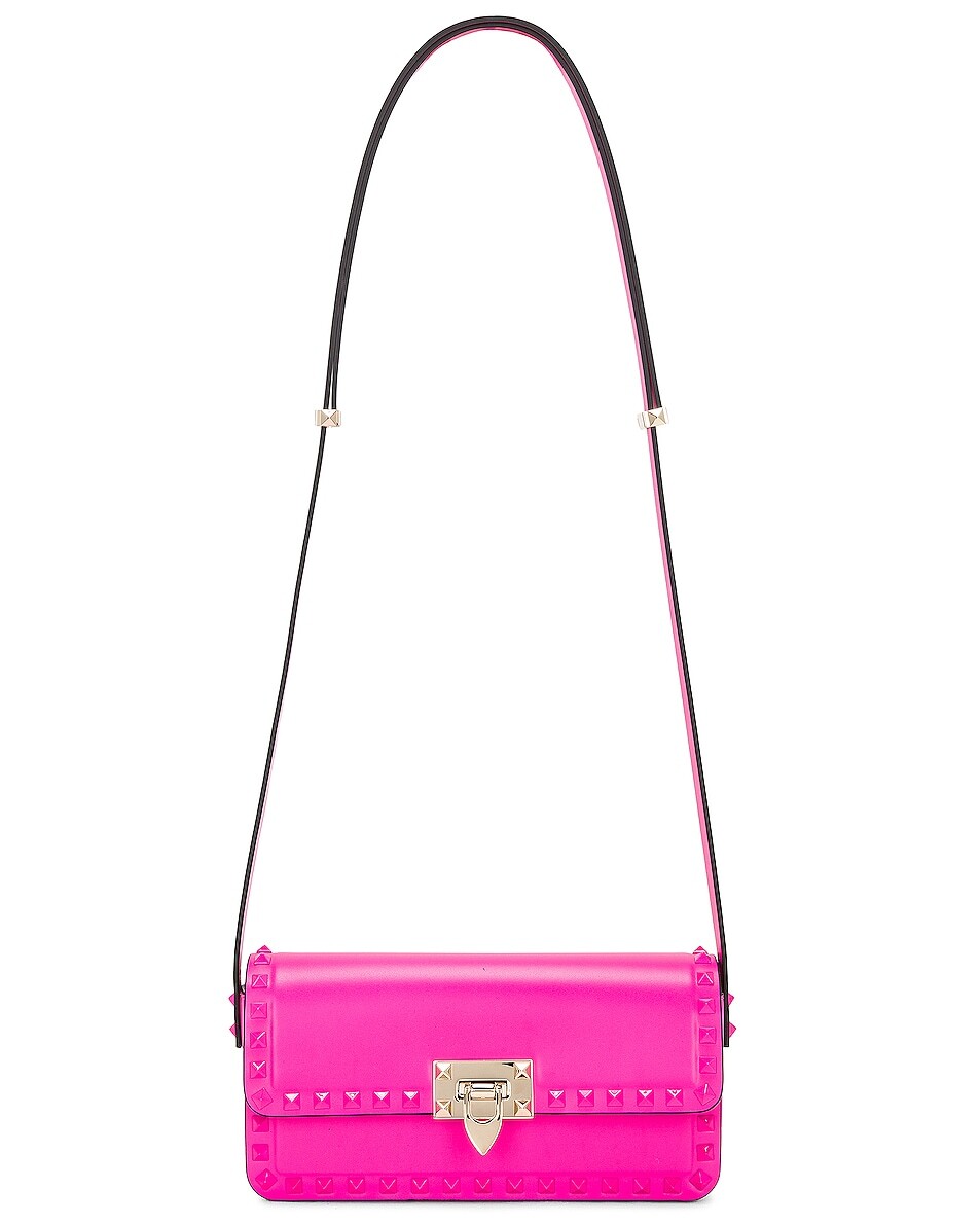 

Сумка кросс-боди Valentino Garavani East West Rockstud Shoulder, розовый