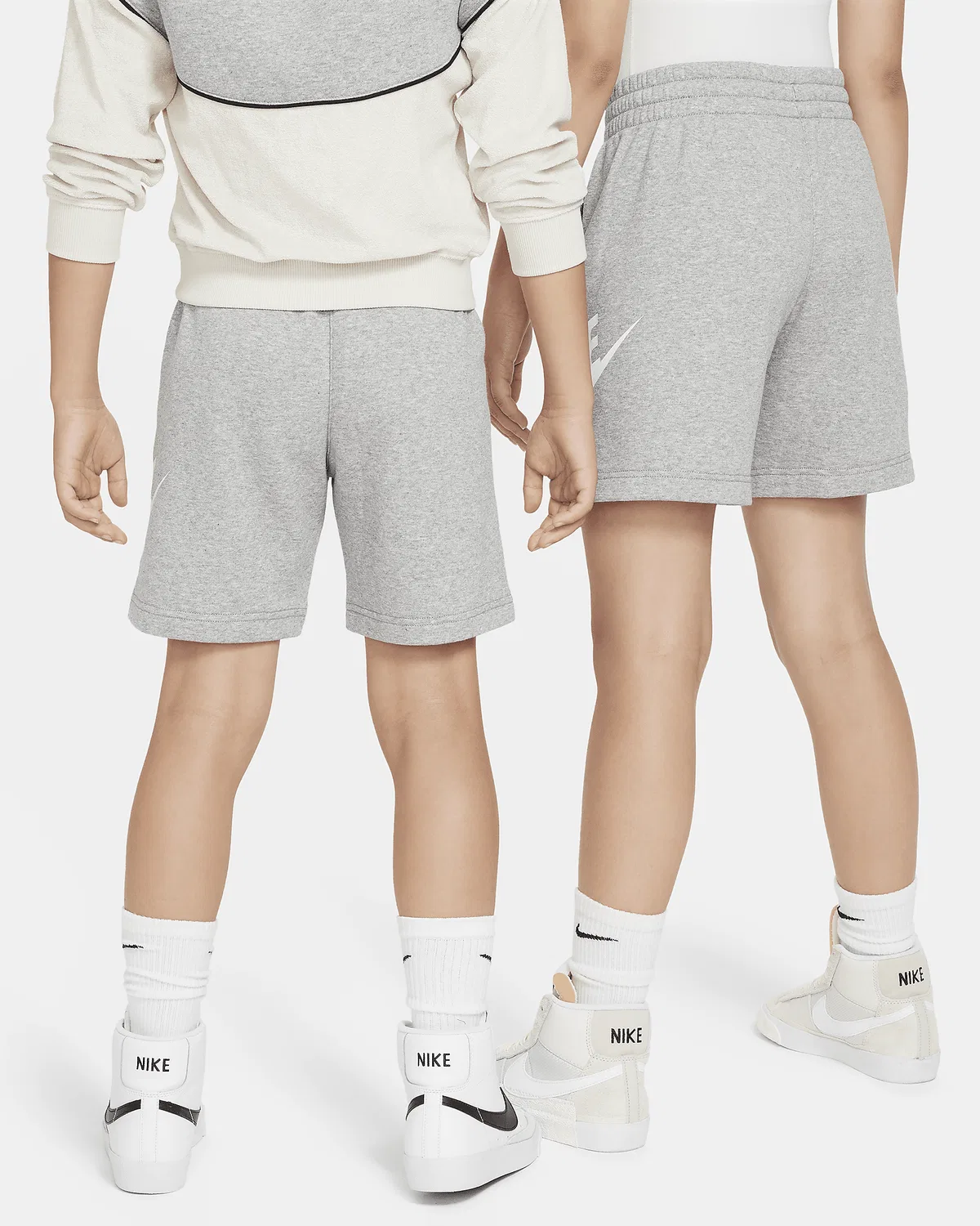 Детские шорты Nike Sportswear Club Fleece из французского флиса, Dark Grey Heather/Base Grey/White — фото 2