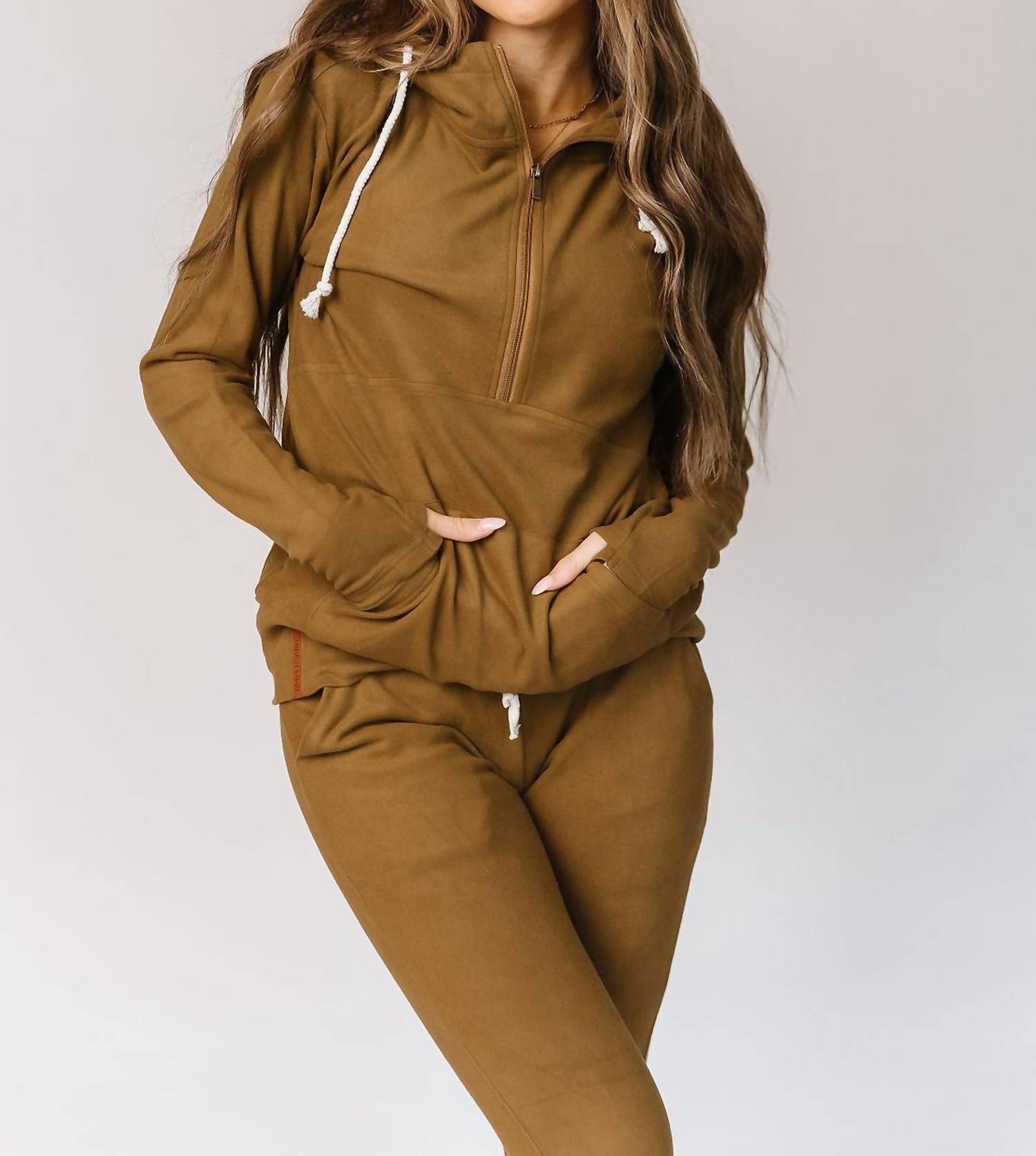 

Свитшот Performance Fleece Halfzip в цвете Lemongrass AMPERSAND AVE
