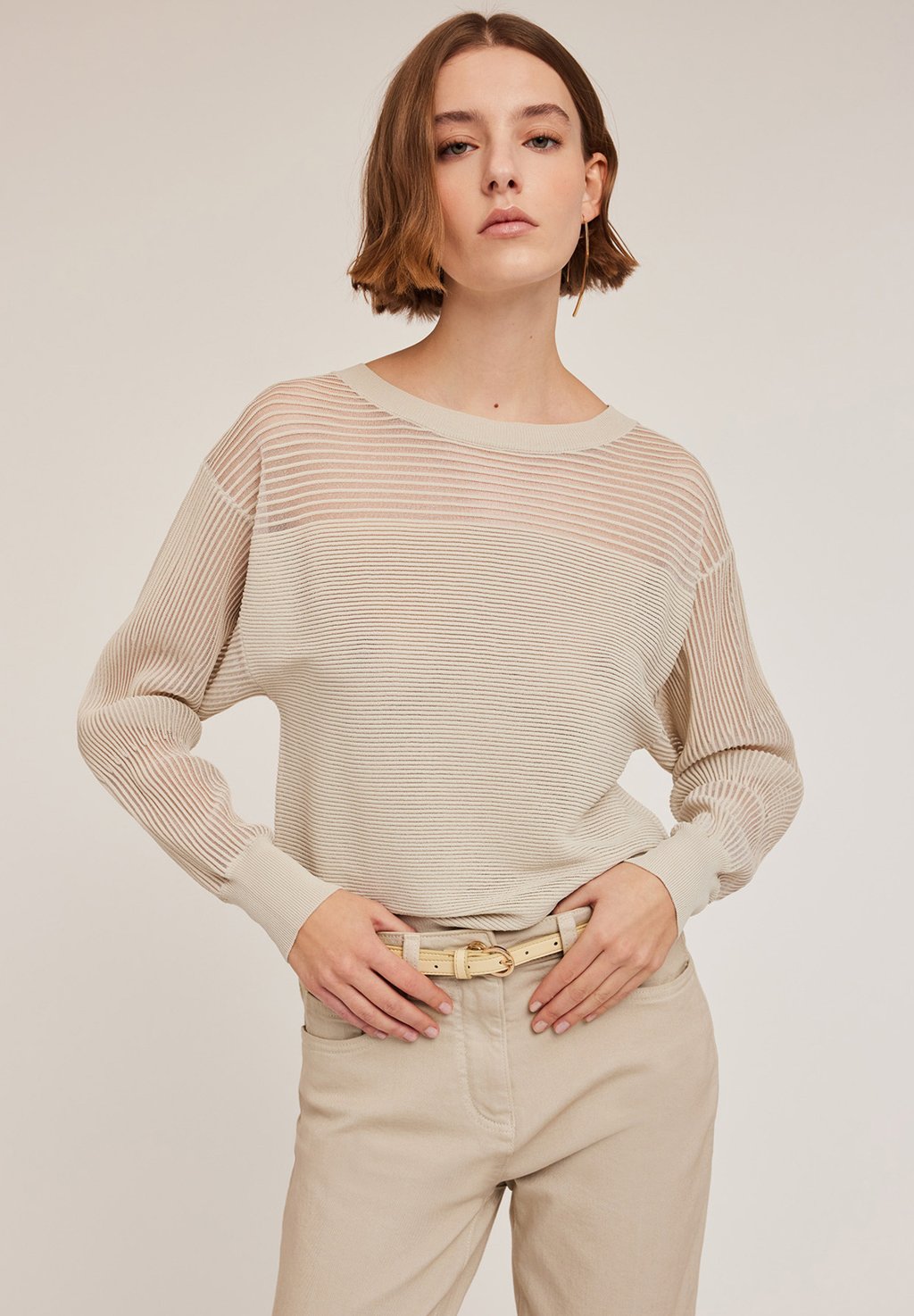 

Свитер A COSTE CON MOTIVO CARRÉ Motivi, бежевый