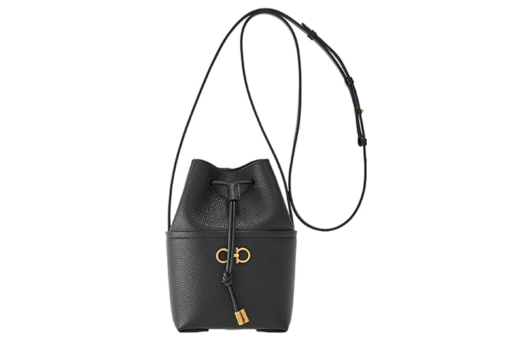 

Ferragamo Gancini кожаная ведерко, мини-сумка через плечо и кроссбоди для женщин, черная