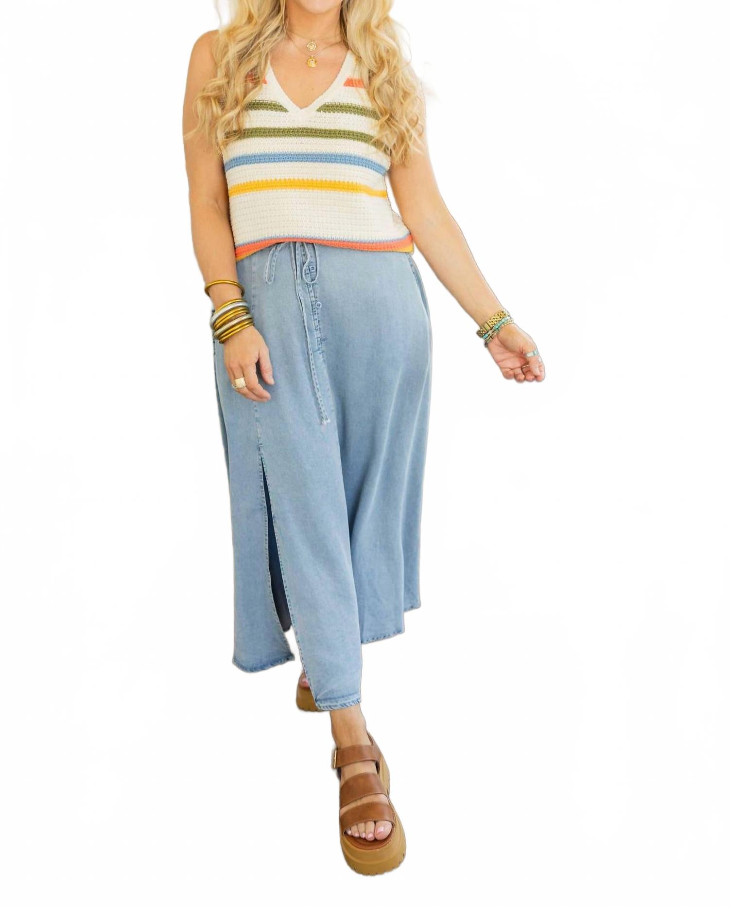 

Джинсовая миди-юбка Jayla в синем цвете EN CREME