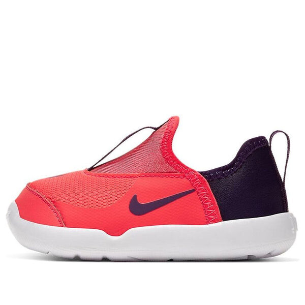 

Кроссовки лил Nike, красный