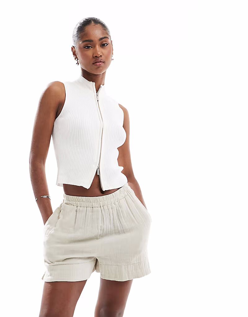 

Жилет из трикотажного полотна с отделкой в рубчик и молнией кремового цвета Brave Soul