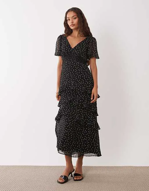 

Черное шифоновое ярусное платье макси в горошек New Look Petite