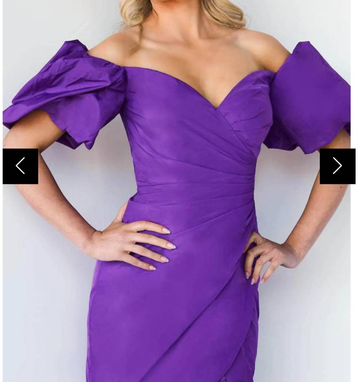 

Короткое платье фиолетового цвета JOVANI