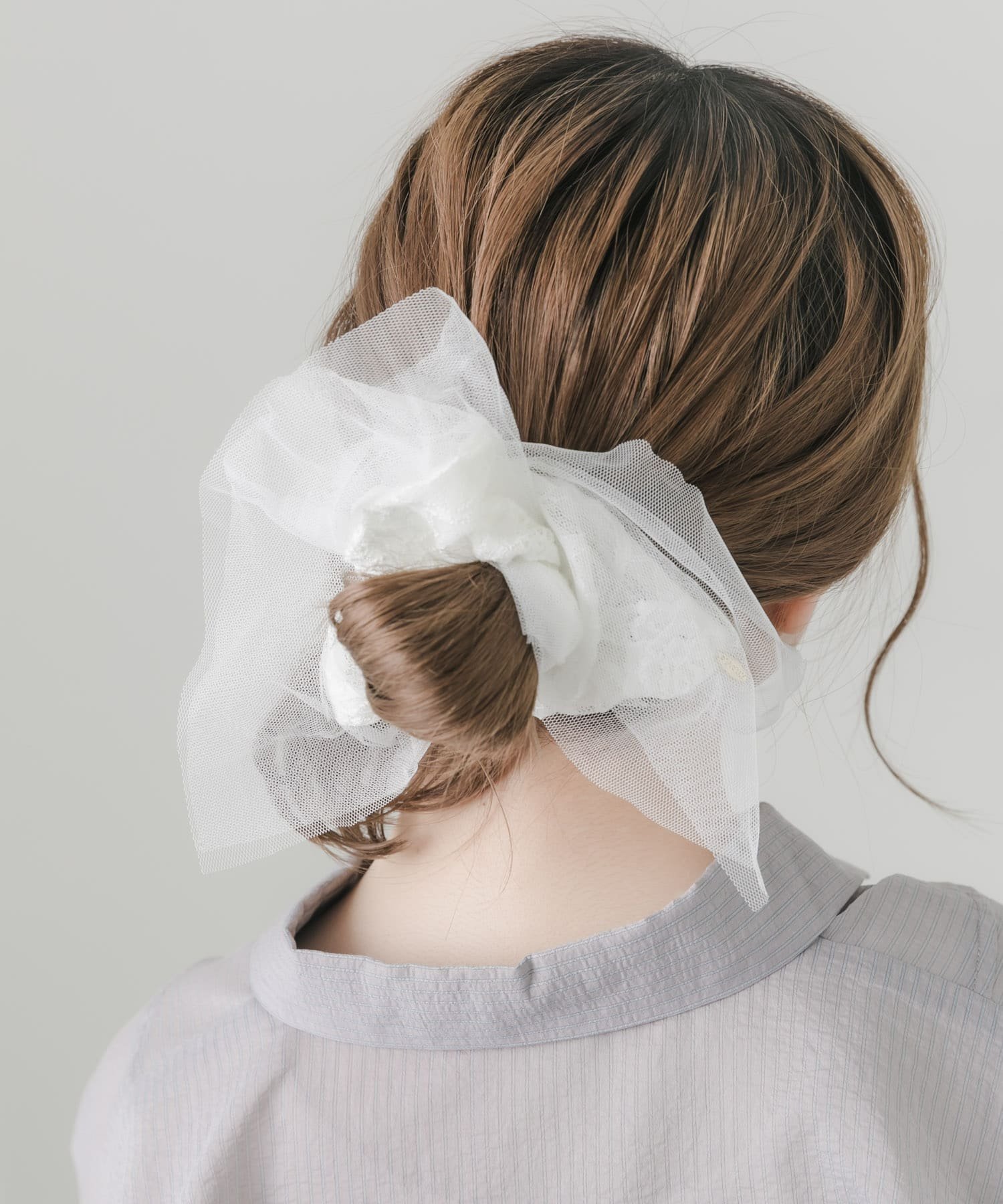 Квадратная резинка для волос из тюля и кружева Smelly, WHT — фото 3