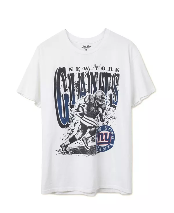 

Футболка унисекс с символикой команды New York Giants, демонстрирующей бегущих игроков на блошином рынке. Junk Food Clothing, белый