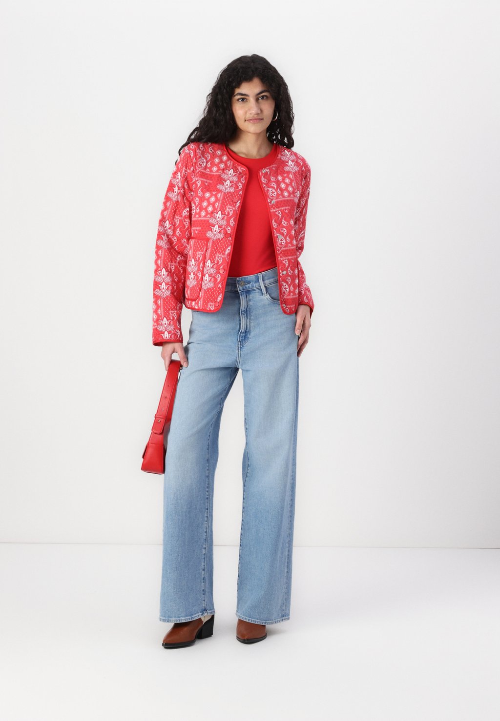 

Легкая куртка ONLELVIRA JACKET ONLY, красный