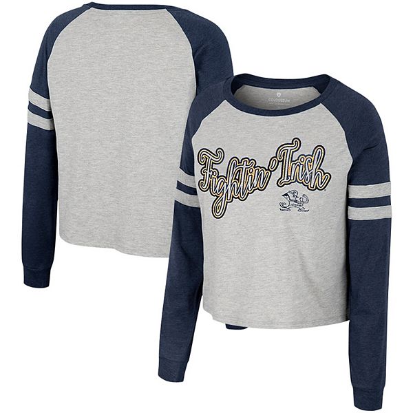 

Женская серая в рубчик футболка notre dame fighting irish i'm gliding here raglan с длинными рукавами и укороченным кроем Colosseum, Серый, Женская серая в рубчик футболка notre dame fighting irish i'm gliding here raglan с длинными рукавами и укороченным