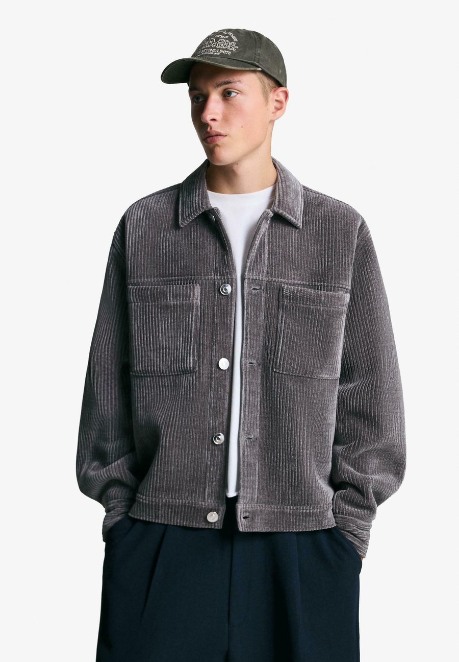 

Куртка Bershka Summer jacket, Mottled Dark Grey