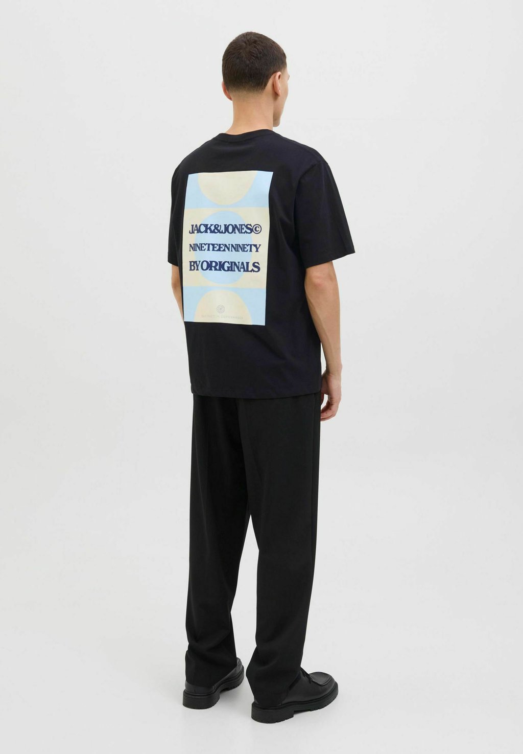 

Футболка с принтом RUNDHALSAUSSCHNITT Jack & Jones, черный