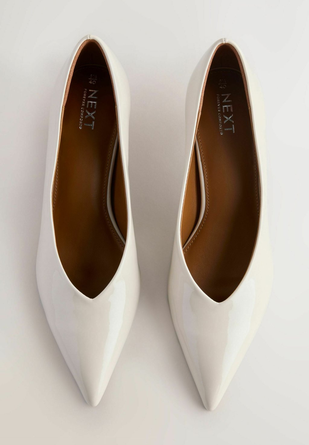 Классические туфли на каблуке STANDARD WIDE FIT - FOREVER COMFORT POINT TOE LOW KITTEN Next, цвет Mottled Beige — фото 3