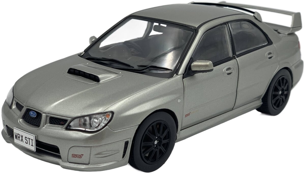 

Модель Subaru Impreza WRX STi WB124208 WhiteBox 1:24 серебристый