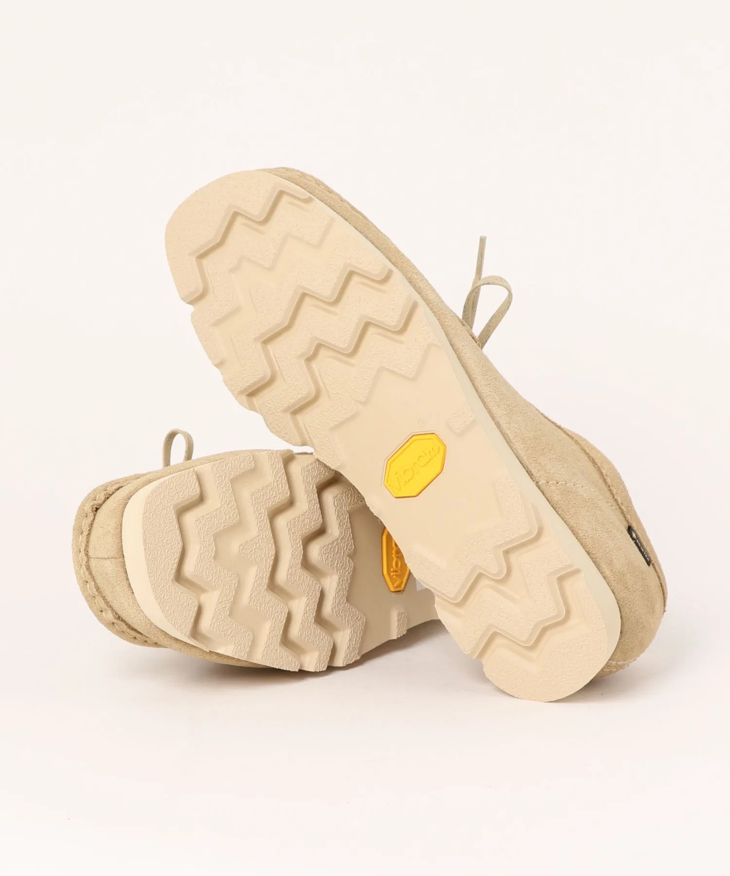 Мужские замшевые кроссовки Clarks WallabeeGT бежевые — фото 3