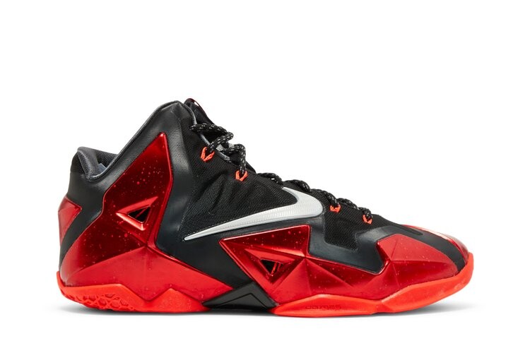 

Кроссовки Nike LeBron 11 'Away', черный