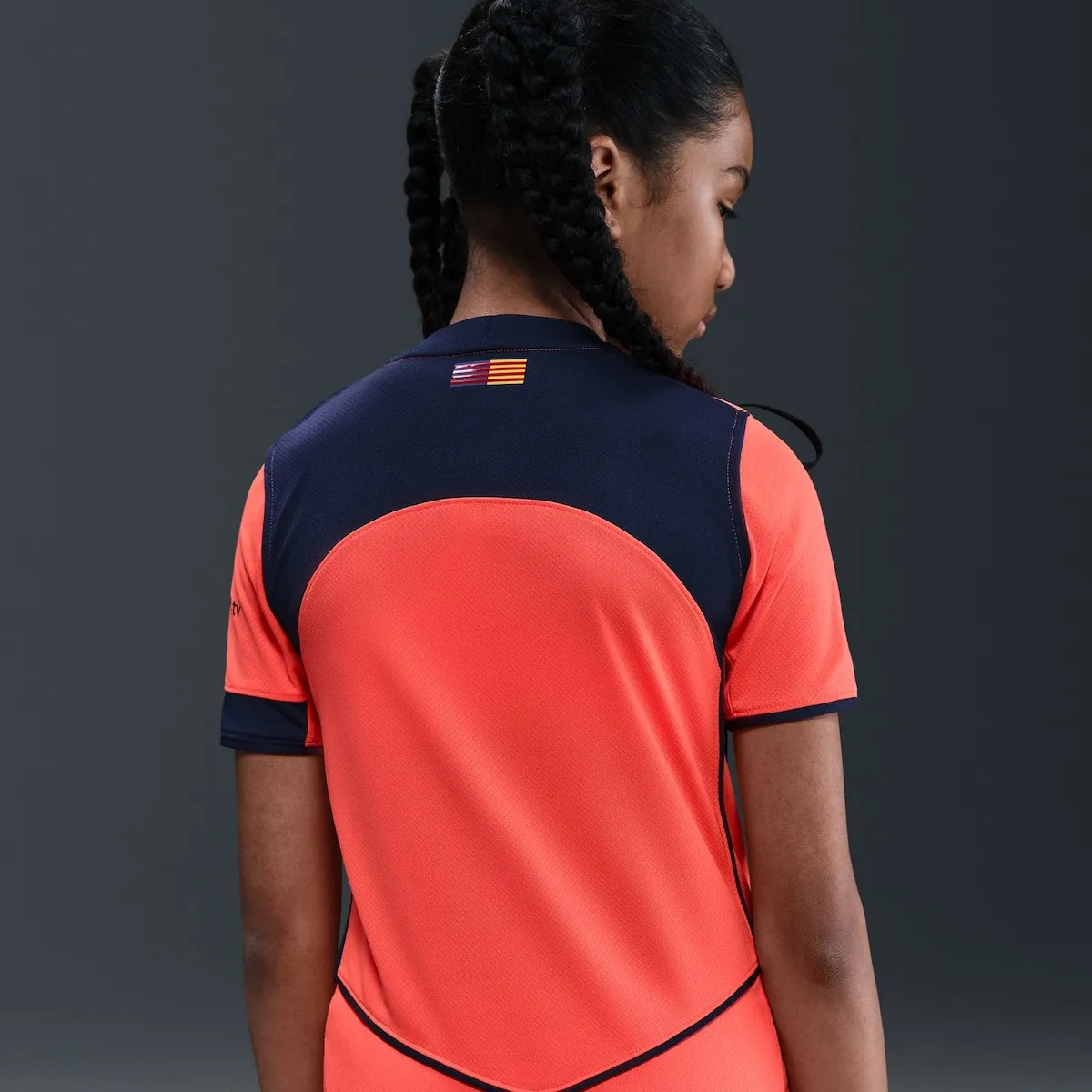 Детская футболка третьей формы CF «Барселона» 2025-2026 Стадион Nike, оранжево-желтый — фото 2