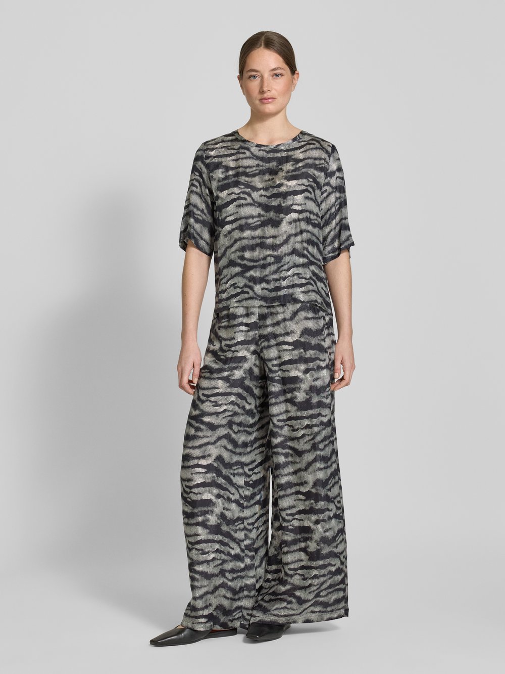 

Брюки широкие с эластичным поясом, модель 'CEILING' Drykorn, черный