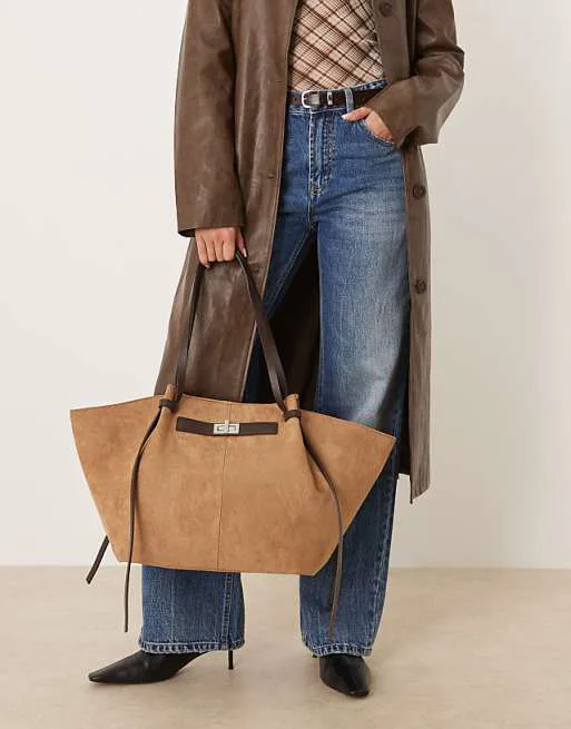 

Коричневая мульти-мульти-сумка-тоут Gina Tricot среднего размера из искусственной замши с ремешком и клатчем