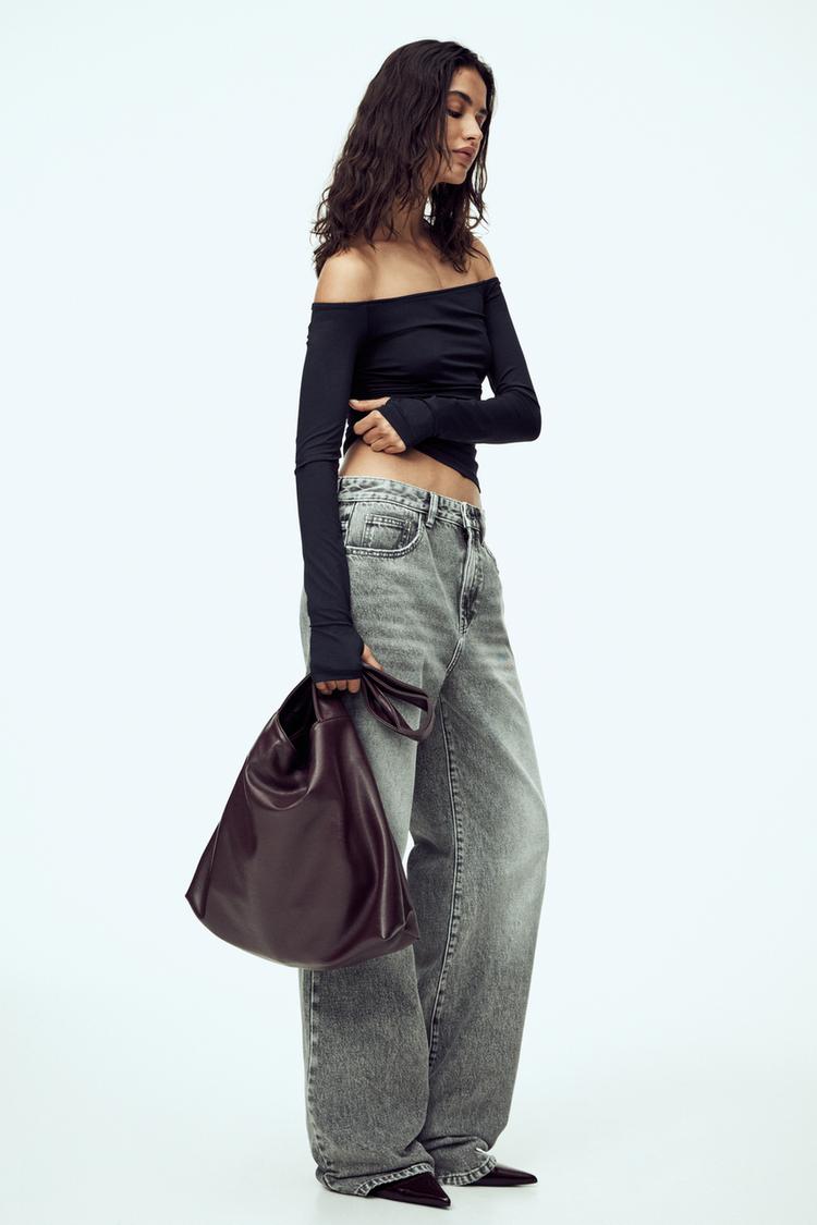 

Топ с открытыми плечами Pull And Bear, черный