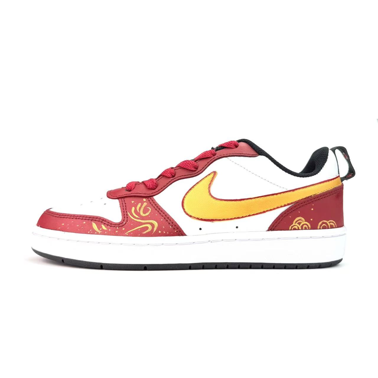 

Nike Court Borough Lucky Red Gold Year устойчивые к истиранию низкие детские скейтбординговые кроссовки Burgundy