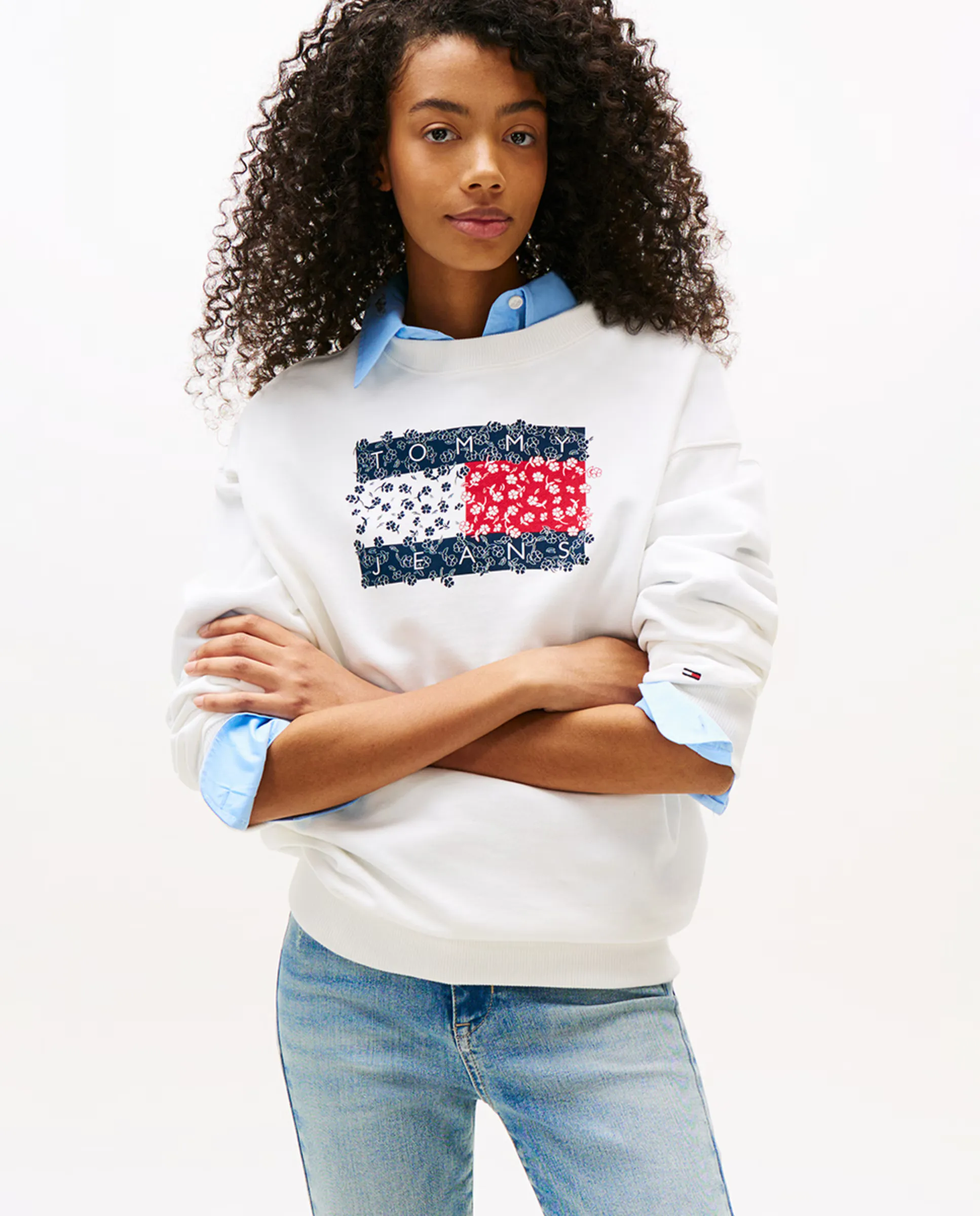 

Женская худи свободного кроя с цветочным логотипом Tommy Jeans, цвет Crudo
