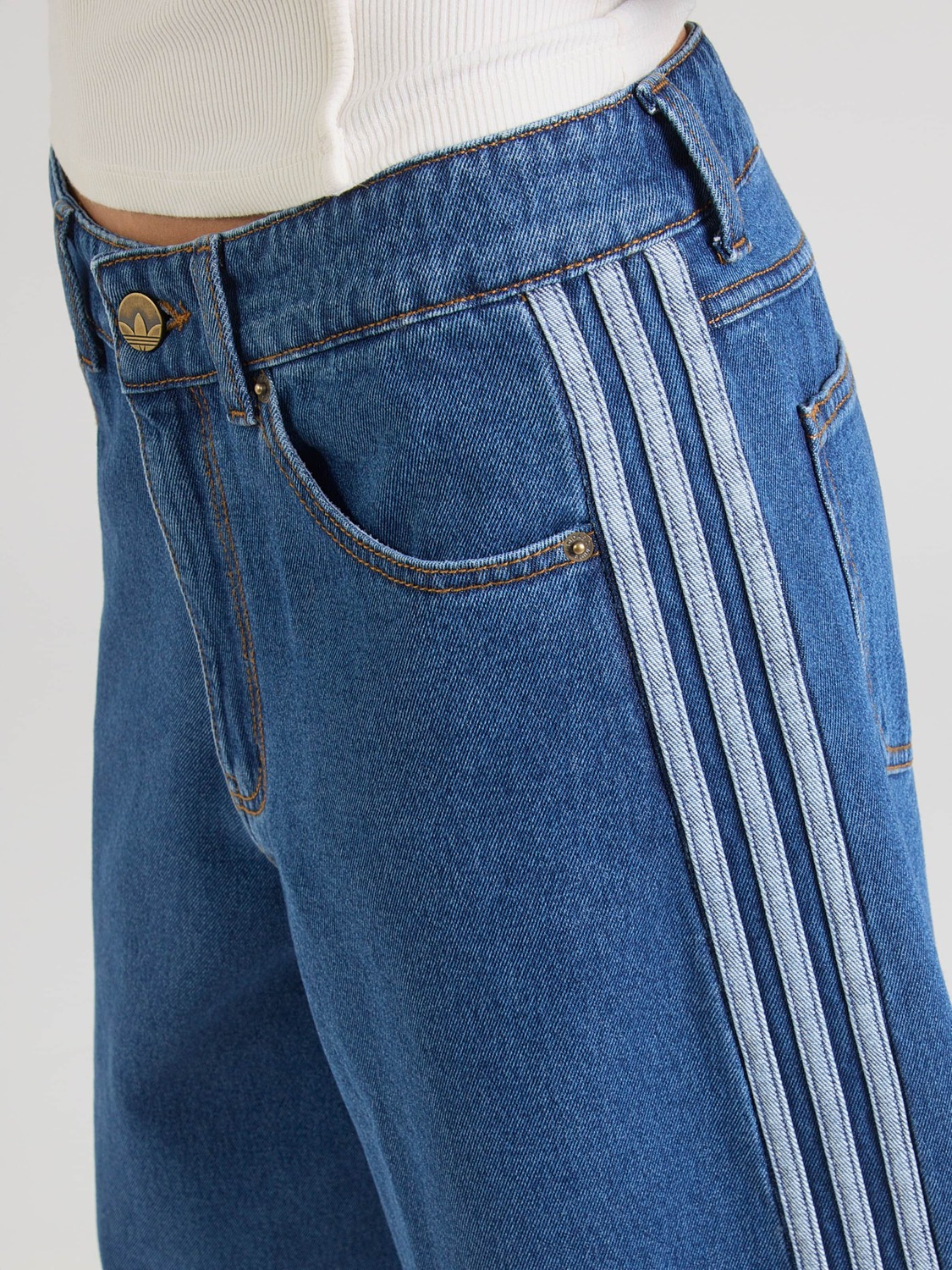 Adidas Originals Свободные джинсовые шорты 'FIREBIRD' в цвете Dusty Blue, Blue Denim — фото 2