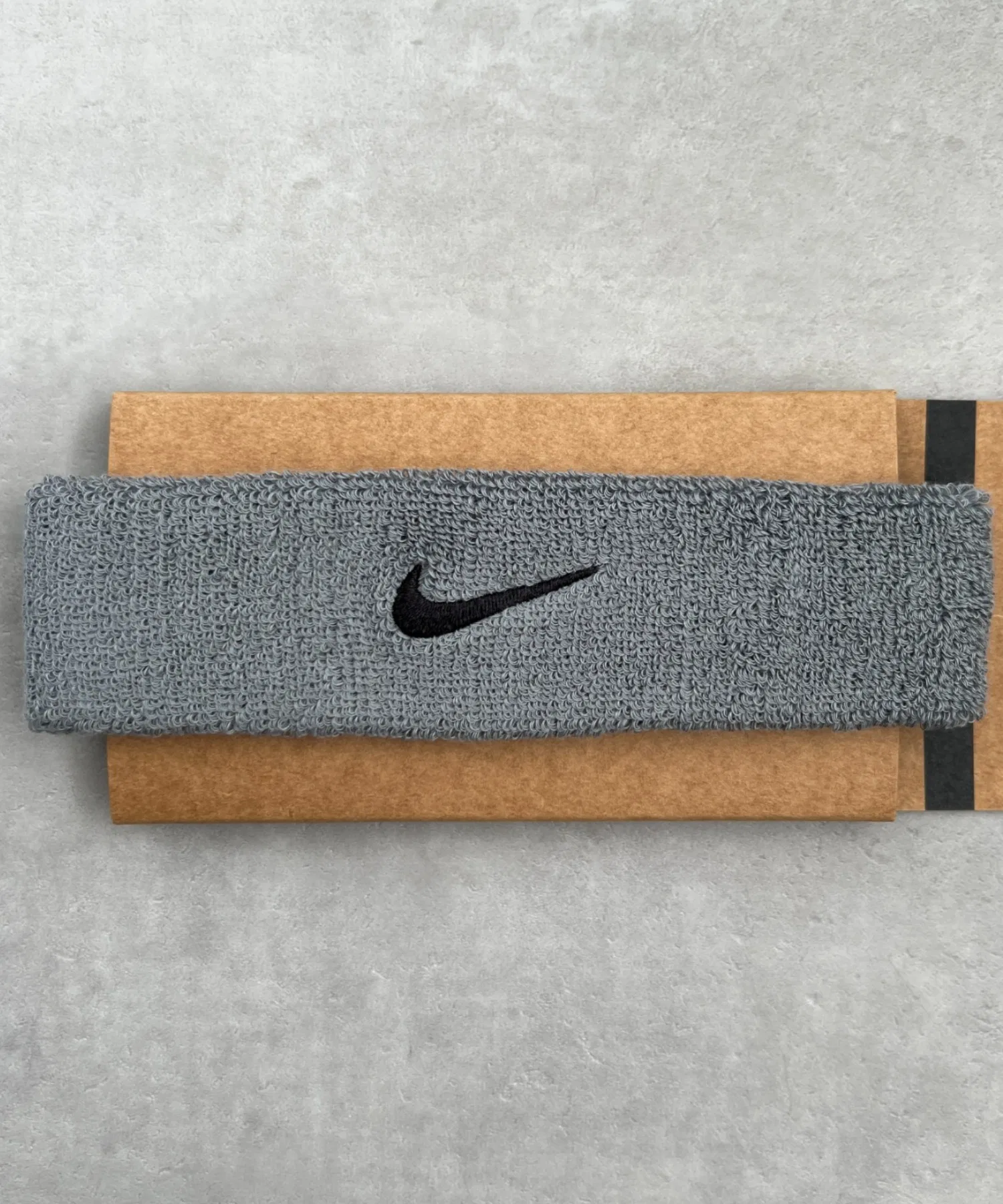 NIKE (Nike) / Повязка на голову с вышитым логотипом Swoosh