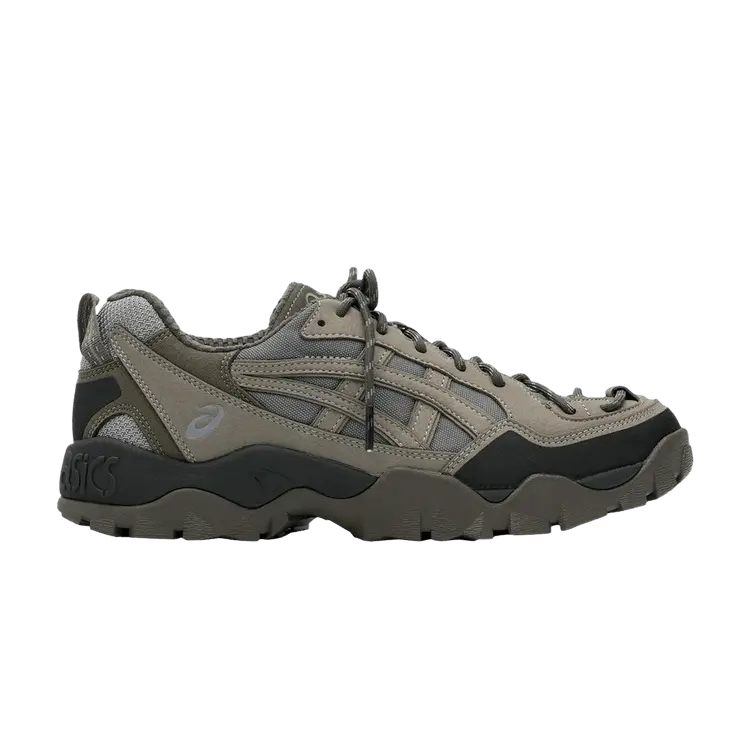 

Кроссовки Gel Pickax 'Clay Grey Mink', серый