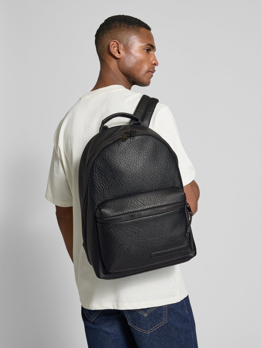 

Рюкзак из искусственной кожи, модель «VENICE» ARMANI EXCHANGE, черный