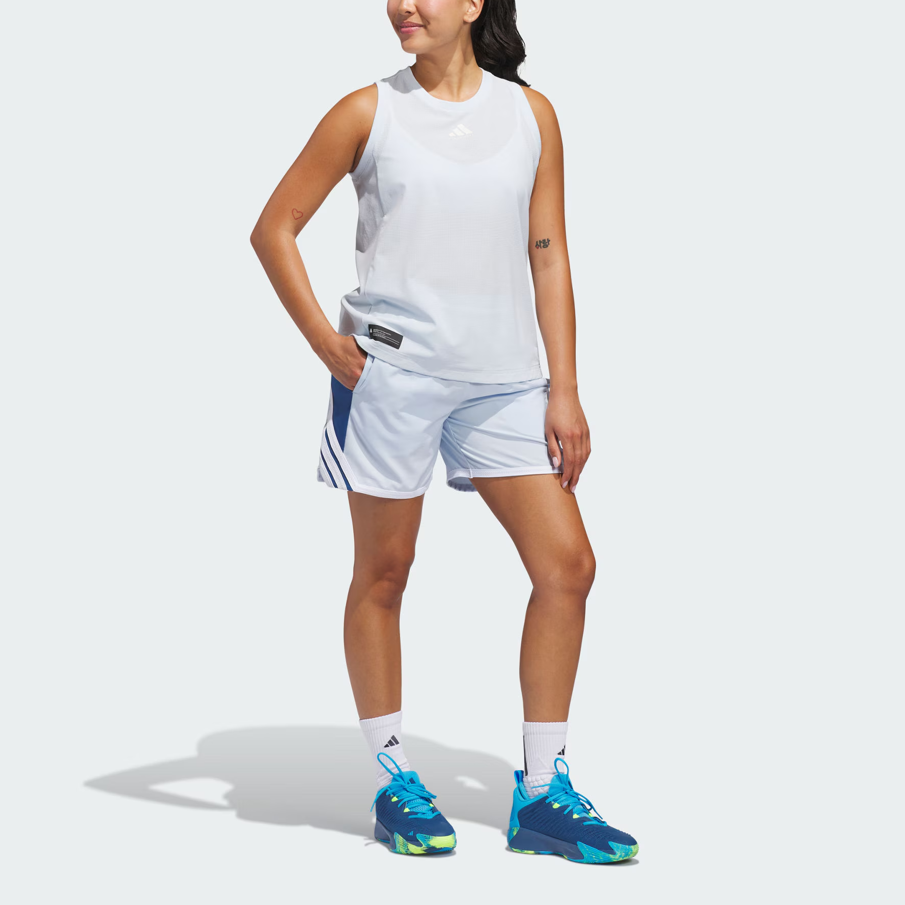 Баскетбольная майка женская Adidas, crystal синий — фото 3