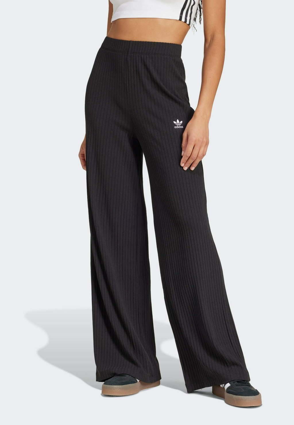 

Брюки ESSENTIALS WIDE adidas Originals, черный
