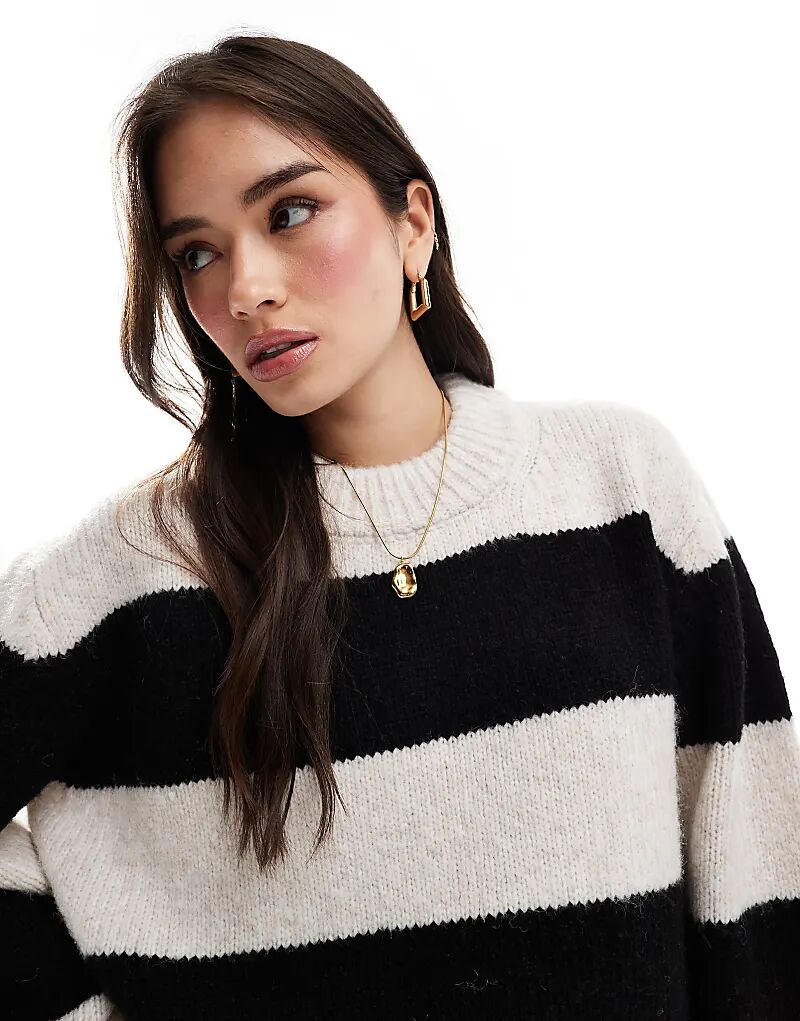 

Джемпер свободного кроя с круглым вырезом в полоску ASOS DESIGN