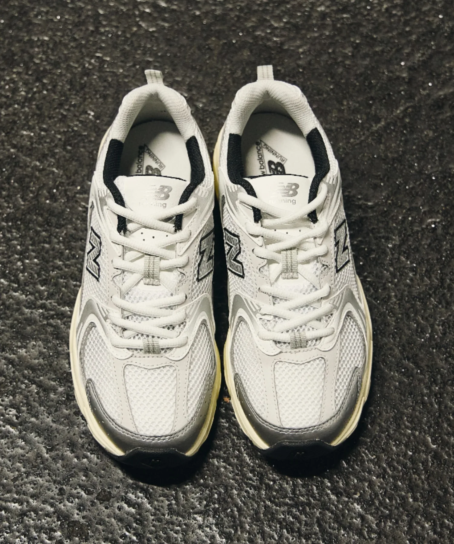Унисекс кроссовки из искусственной кожи и сетки New Balance MR530TA серебристые — фото 4