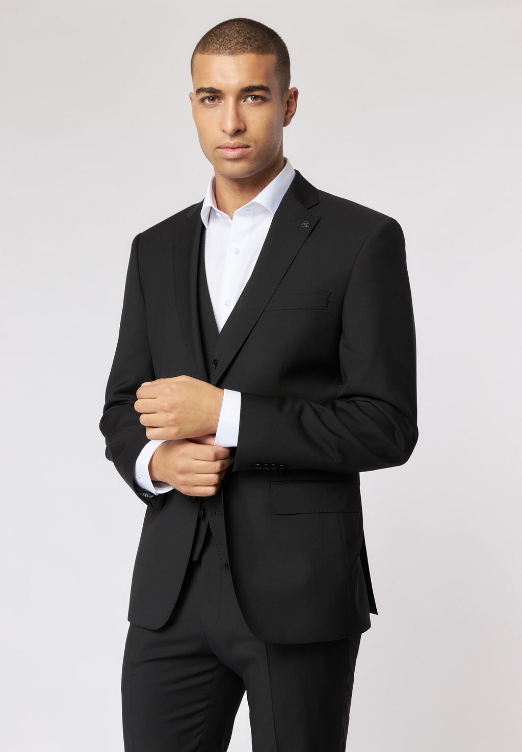 

Куртка ROY ROBSON, цвет black