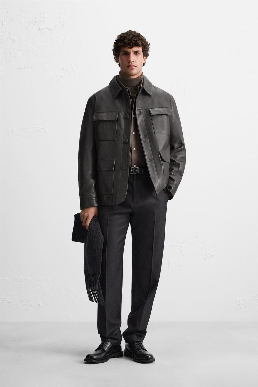 

Кожаная куртка с карманами ZARA, коричневый