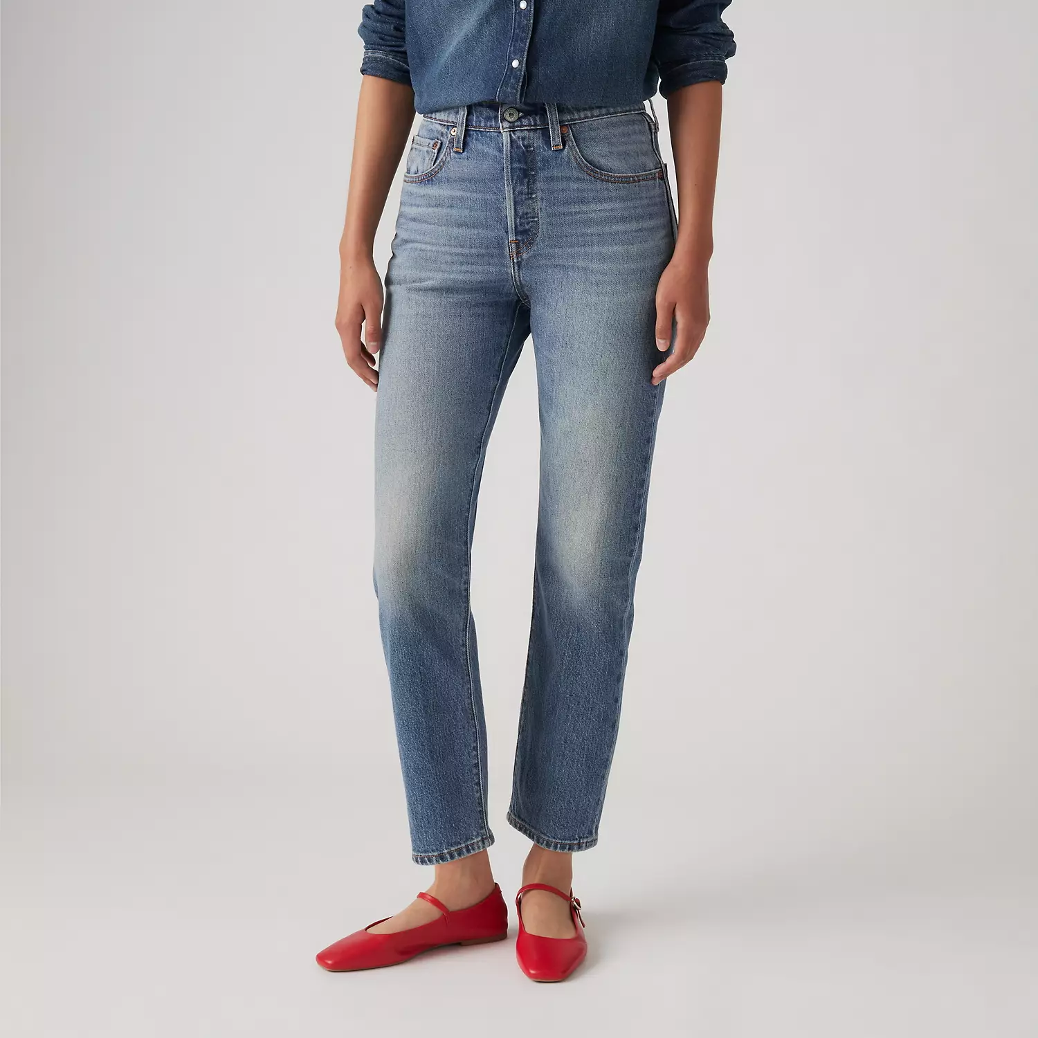 501 Оригинальные укороченные женские джинсы Levi's, цвет Scanned Answers - Medium Wash — фото 2