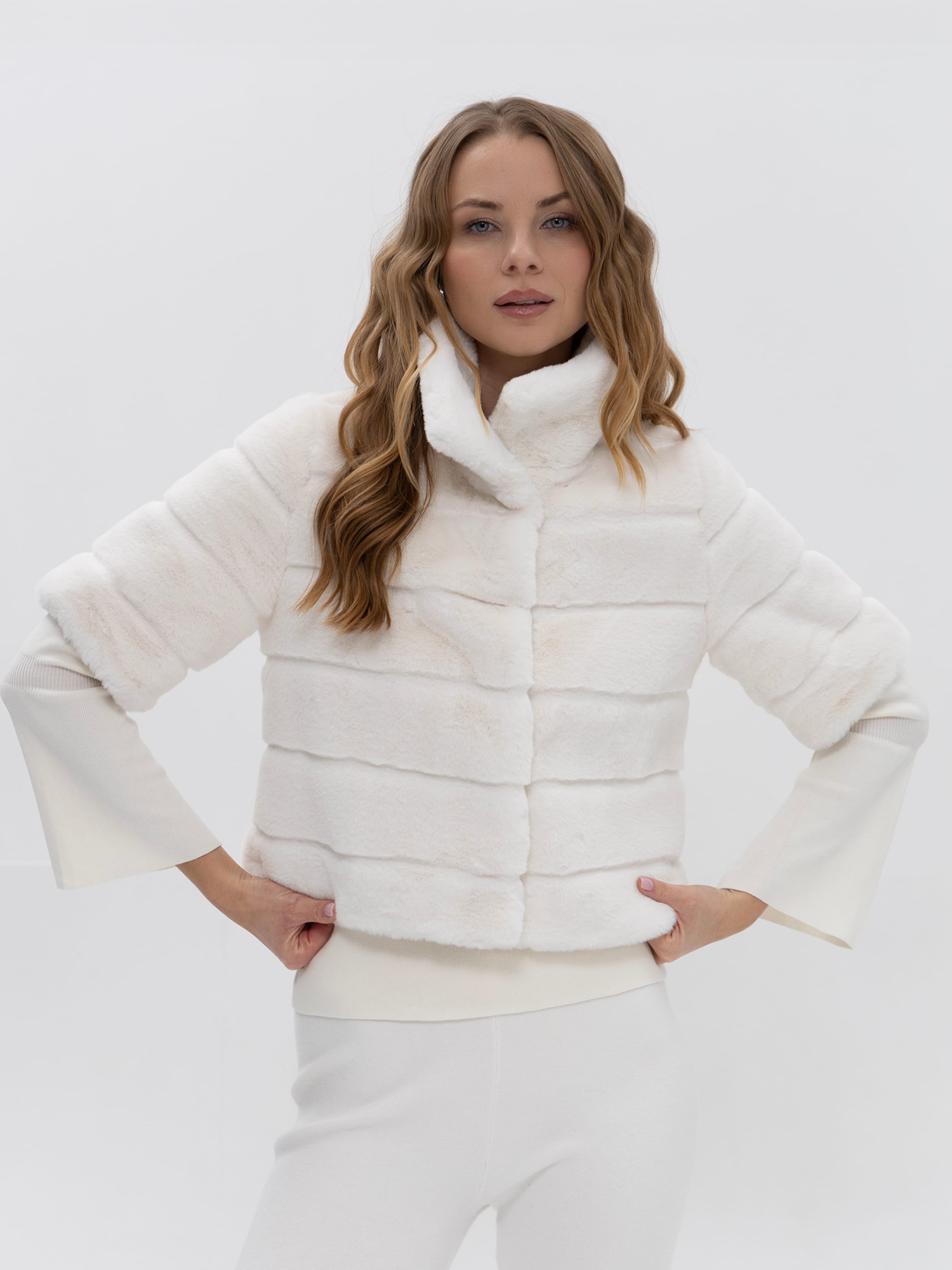 

Passioni Короткая куртка для межсезонья 'Cropped Fellimitat' в цвете экрю