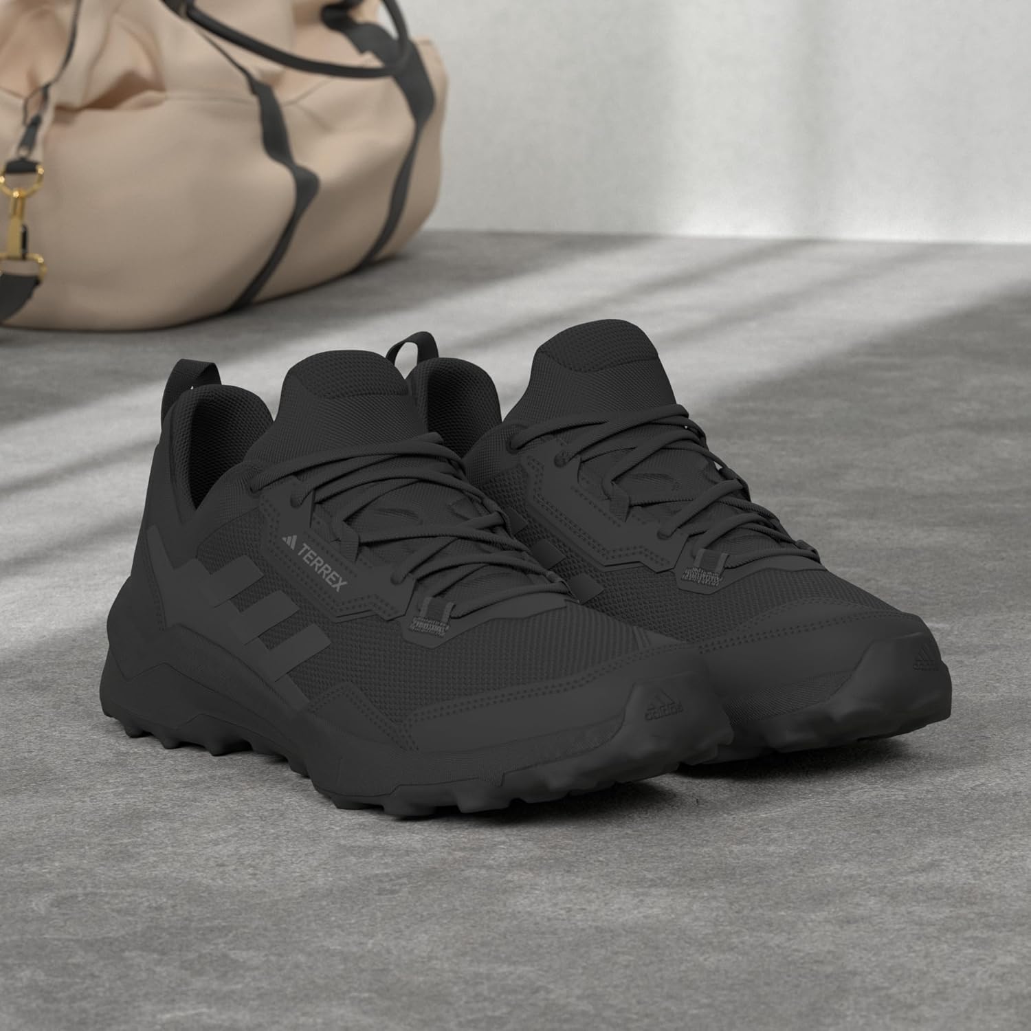 Мужские треккинговые кроссовки Adidas Terrex Ax4 Wide, черный/серый/угольный — фото 3