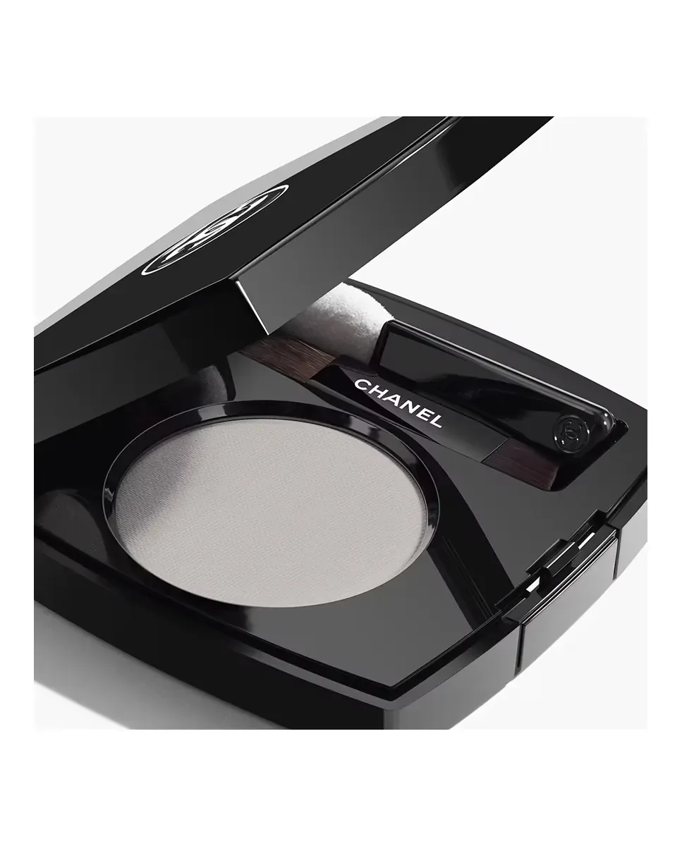 Ombre Essentielle Многофункциональные стойкие тени для век Gris Paris 2,2 г Chanel — фото 3