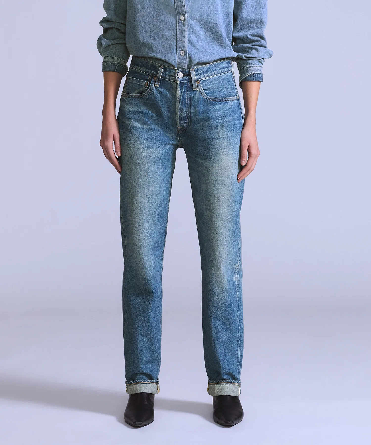Джинсы Levi's BLUETAB™ 501® в стиле 70-х, произведены в Японии.