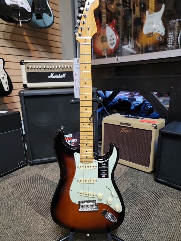 

Электрогитара Fender American Professional II Stratocaster with Maple Fretboard - Anniversary 2-Color Sunburst