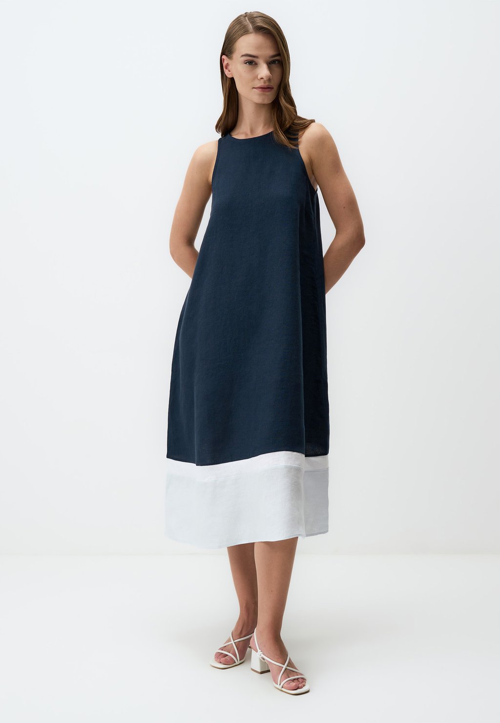 

Повседневное платье SLEEVELESS CREW NECK MIDI Jimmy Key, темно-синий