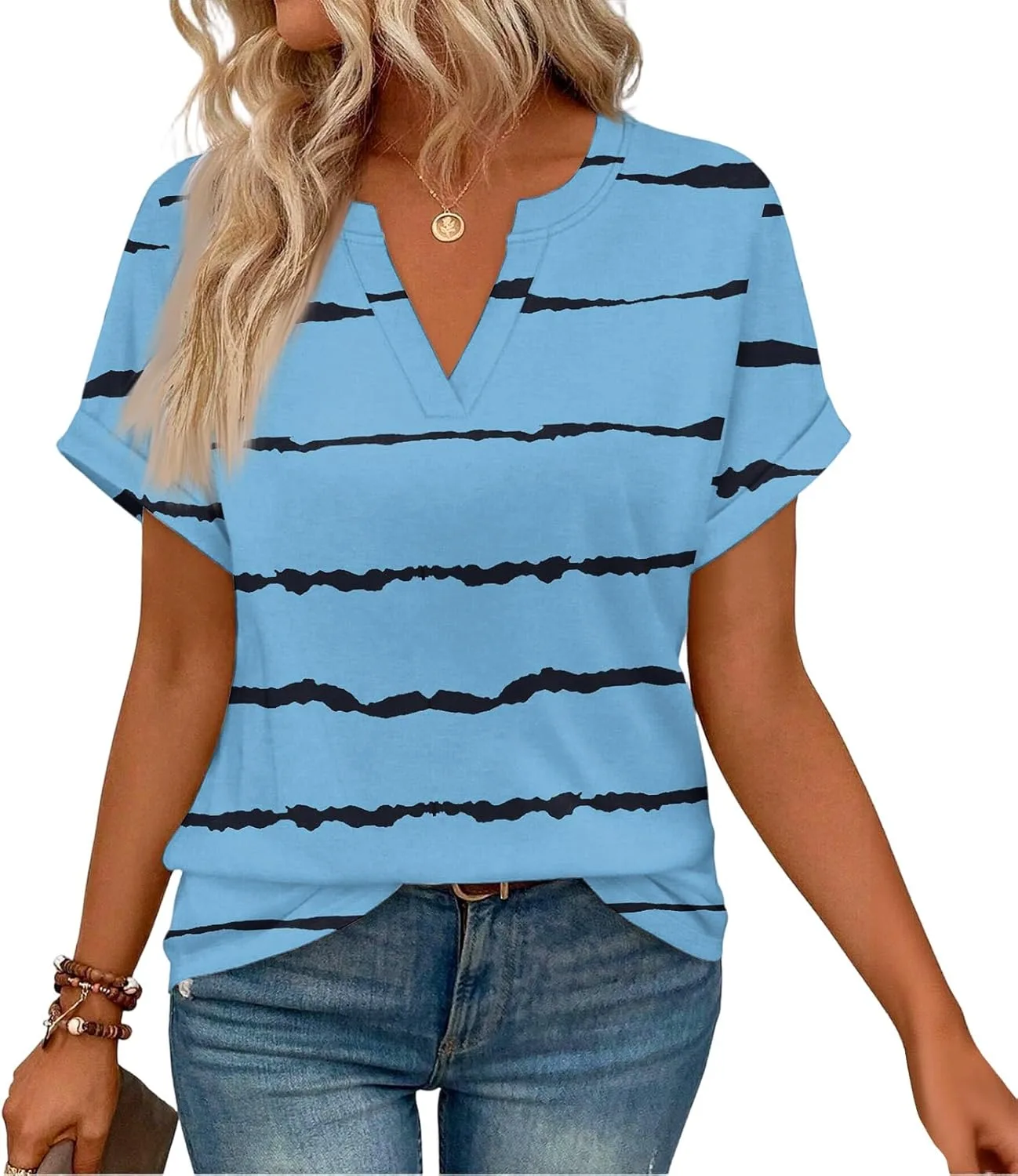 

Женская футболка с коротким рукавом и V-образным вырезом