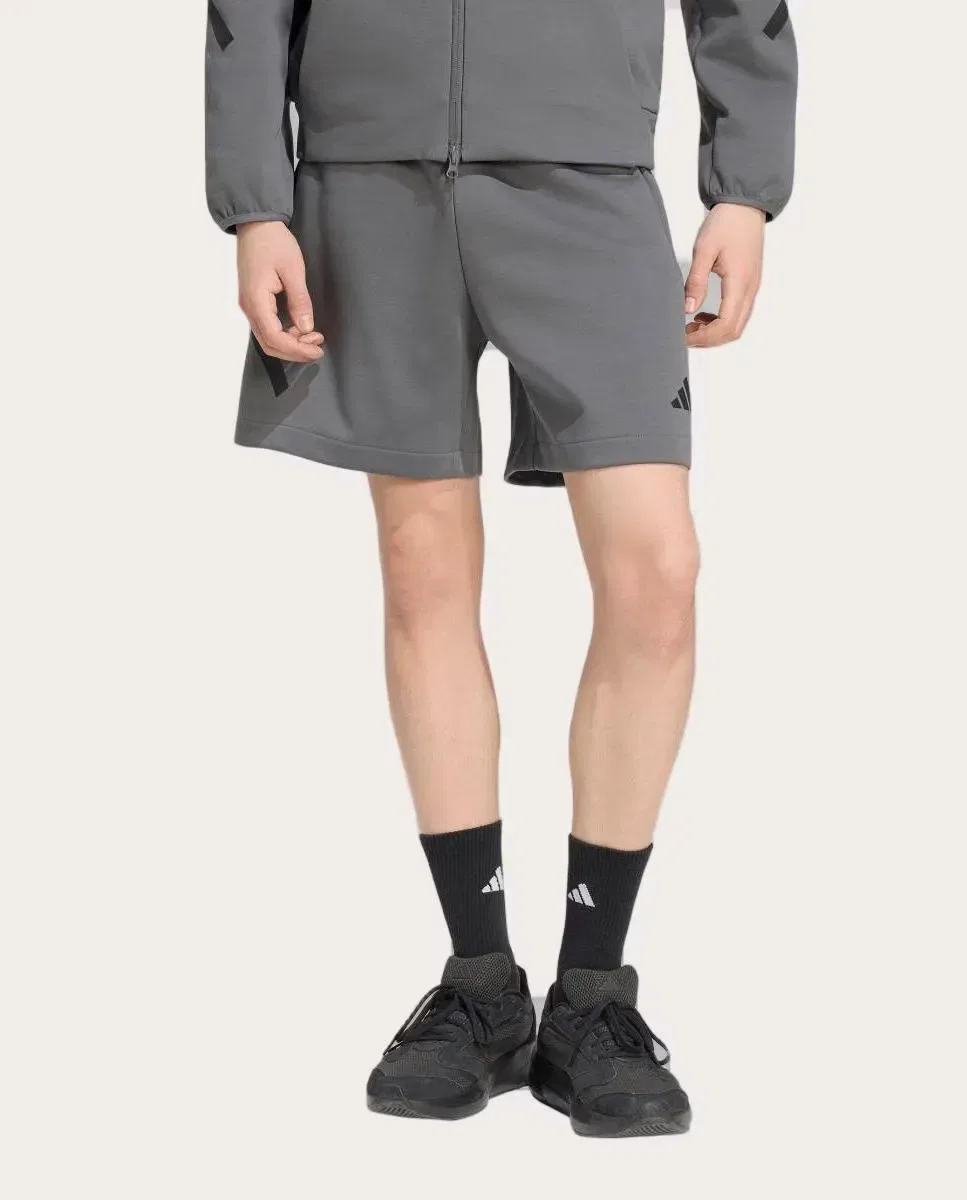 Мужские шорты с логотипом adidas, Цвет Gris