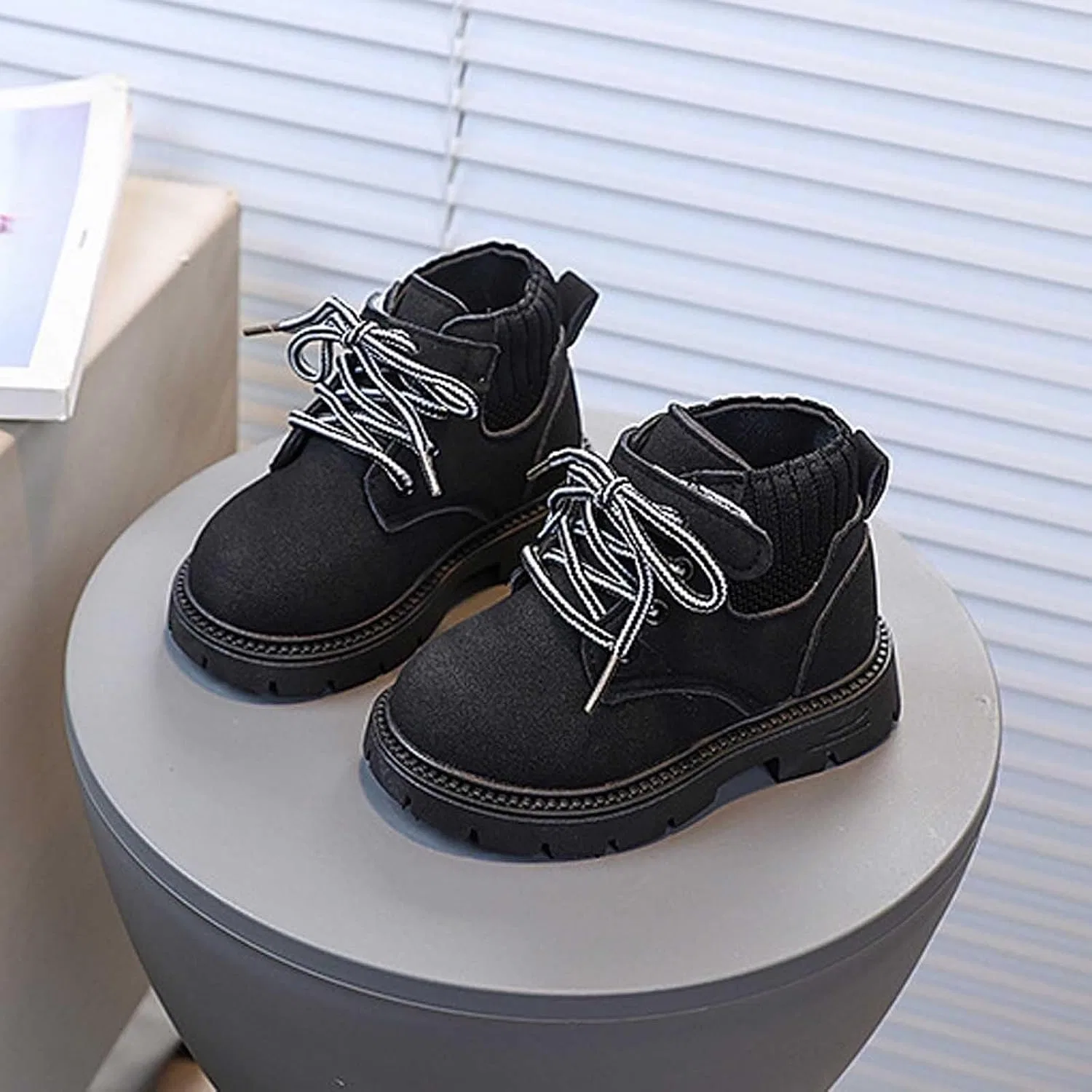 Детские ботинки для девочек с принтом, модель Girls Ankle Boots Casual Dress Shoes Lace Up Winter Booties Cozy Hiking Boots Walking Short Boot 4-11 Years, Black — фото 3