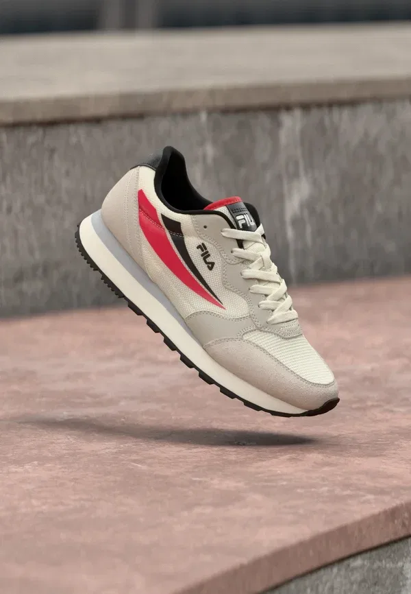 Кроссовки Fila Hypert, цвет зефир/красный/черный
